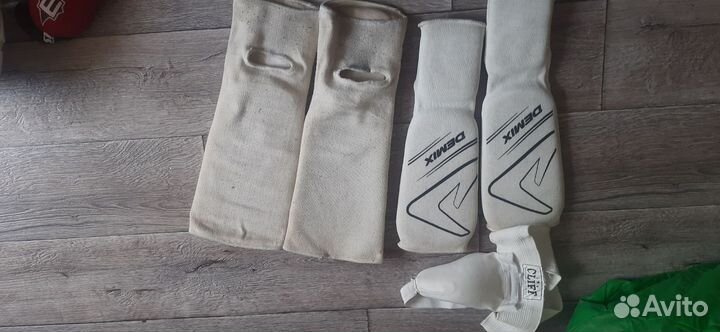 Щитки на ноги