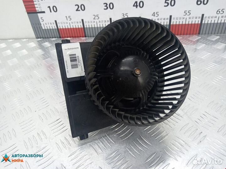 Моторчик печки Volkswagen Golf 4 2002 1J1819021C