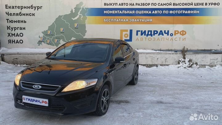 Рейка топливная Ford Mondeo (BD) 1804263