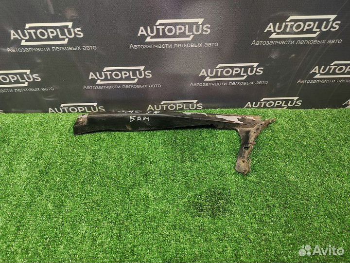 Крепление бампера заднее правое Seat Cordoba 1 1.4