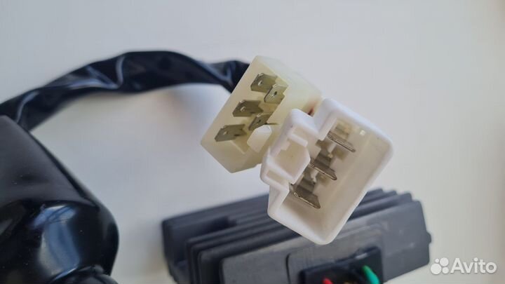 Реле-регулятор Honda CBR954, CBR900 RR2/RR3 Firebl