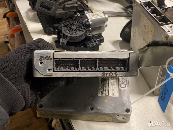 Блок управления двигателем Toyota Corolla E12