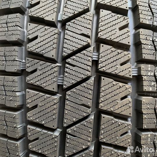 Sailun Ice Blazer Arctic SUV 215/55 R18 99H