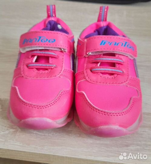 Кроссовки для девочки