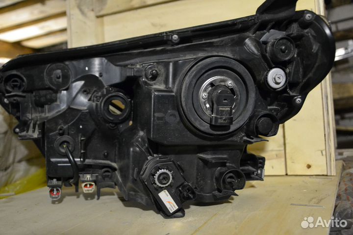 Фара RAV4 CA40 2015-2019 8113042650 8117042650