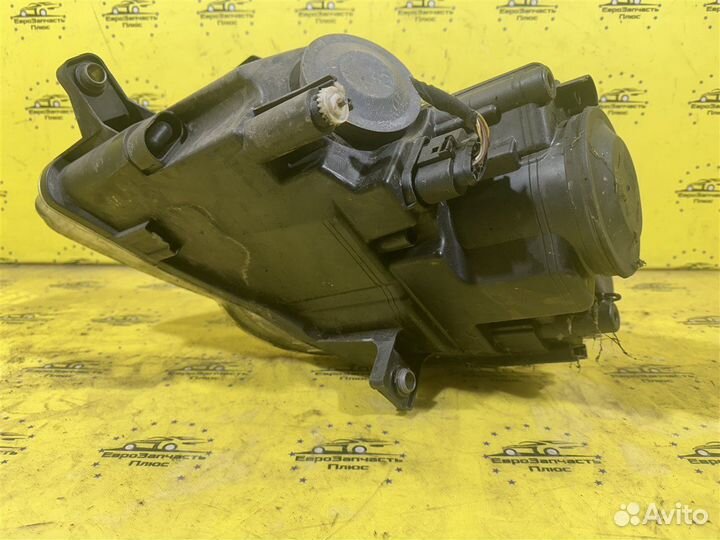 Фара передняя правая Volkswagen Passat