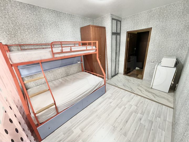 Комната 13 м² в 5-к., 2/5 эт.