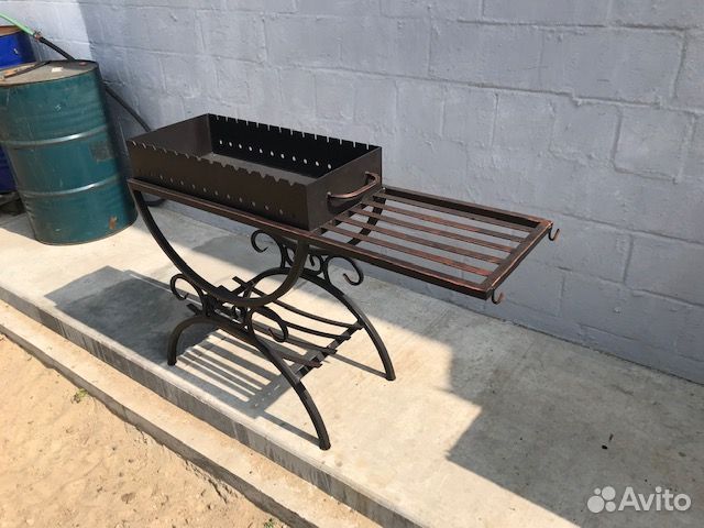 Мангал № 0040/3 с полкой и п/овал дровницей