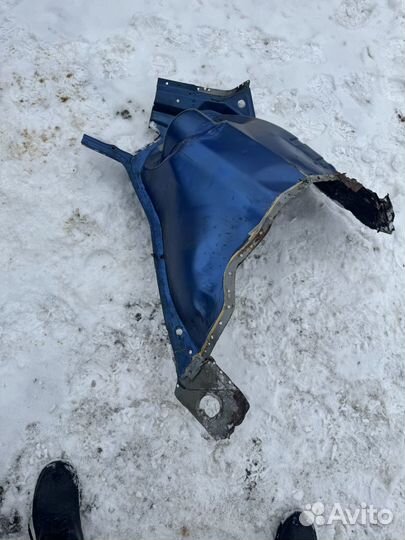 Задний правый стакан Priora