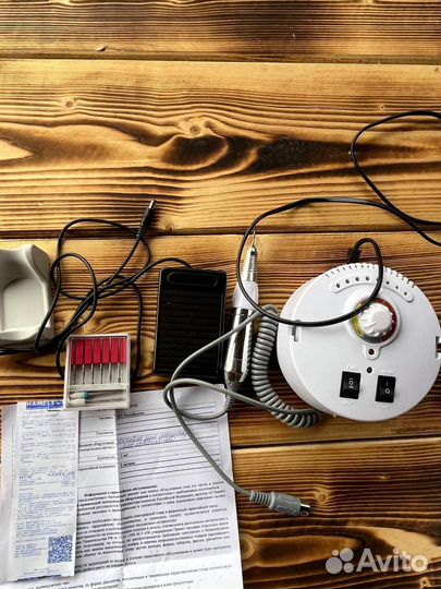 Аппарат для маникюра и педикюра