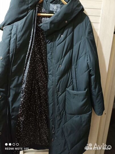 Пальто зимнее с капюшоном