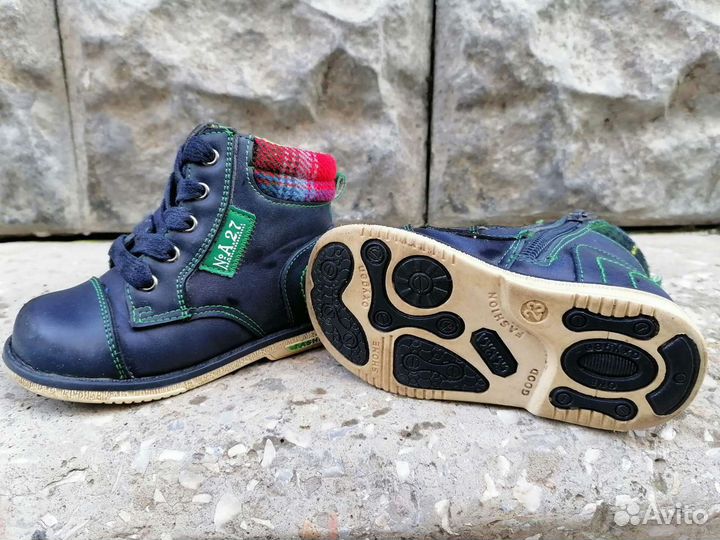 Отдам бесплатно ботинки