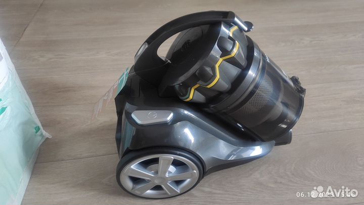 Пылесос Timberk T-VCC-230 серый, желтый