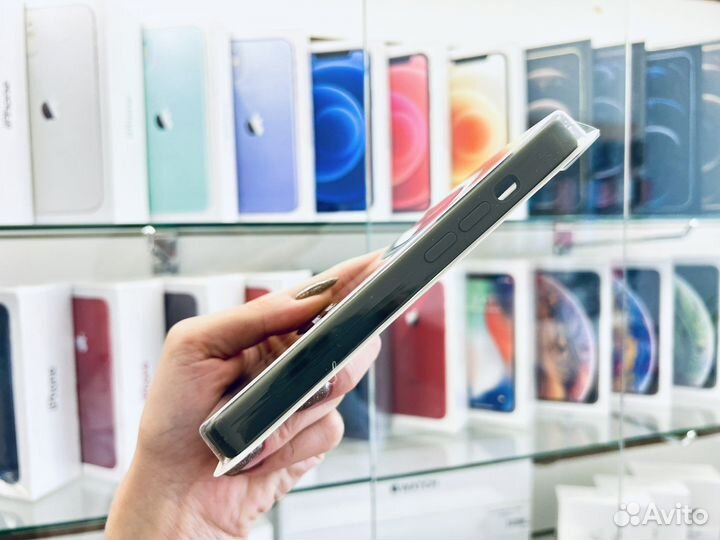 Чехол на iPhone 14, серый