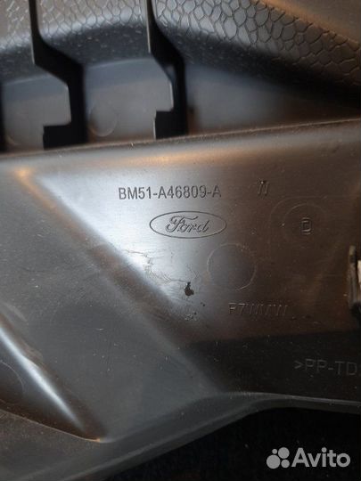 Обшивка багажника левая Ford Focus 3 1.6 iqdb 2011