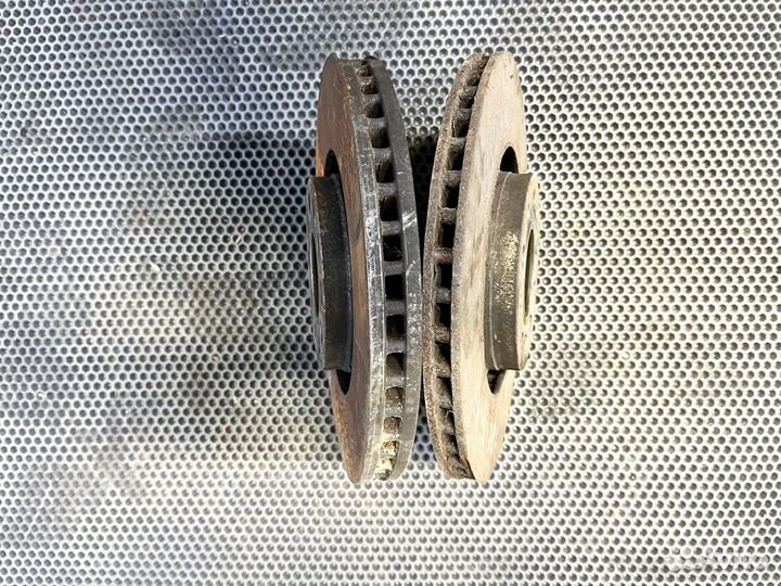 Кулак Aud A4 В6 В7, А6 C5 4B. Без трещин. Гарантия