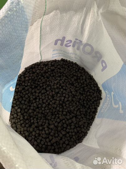 Корм для выращивания ценных пород рыб