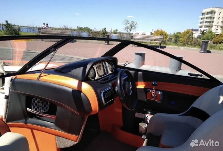 Катер буксировщик Malibu 20 MXZ