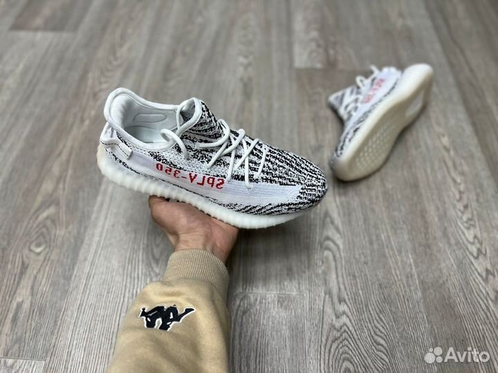 Кроссовки Yeezy Boost 350 v2 