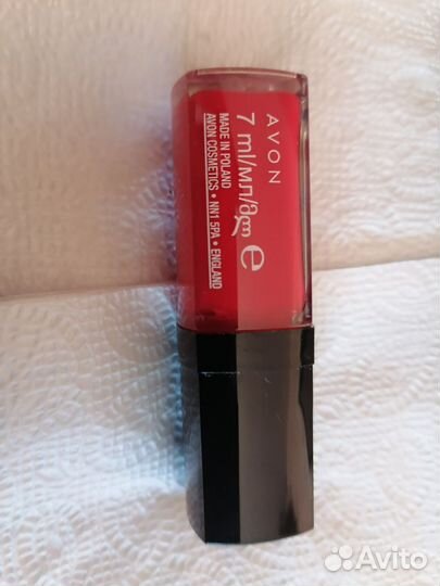 Блески и жидкие помады для губ от Эйвон