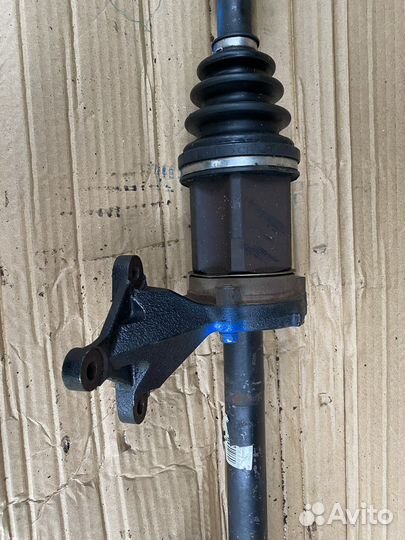 Привод правый Nissan Presage U30