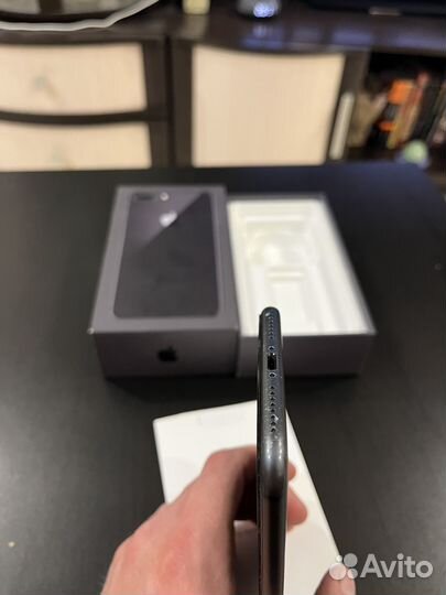 iPhone 8 Plus, 64 ГБ
