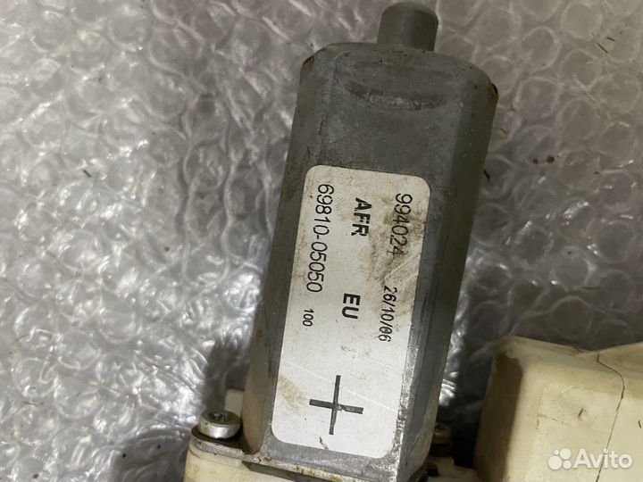 Стеклоподъемник передней правой двери Avensis 2