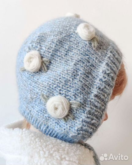 Вязаный чепчик ручной работы