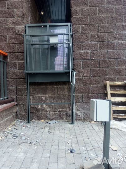 Вертикальный подъемник для инвалидов пту-001А