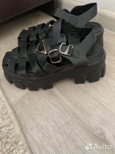 Сандалии женские