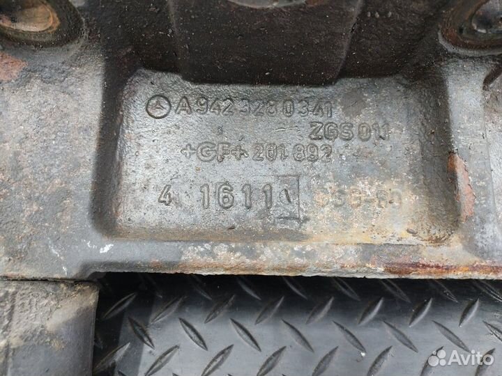 9423280341 Кронштейн пневморессоры правый