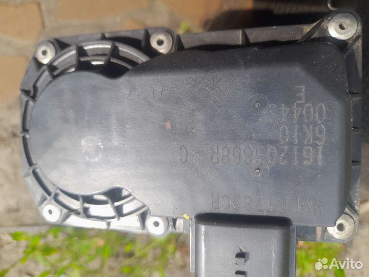 Дроссельная заслонка Рено Дастер