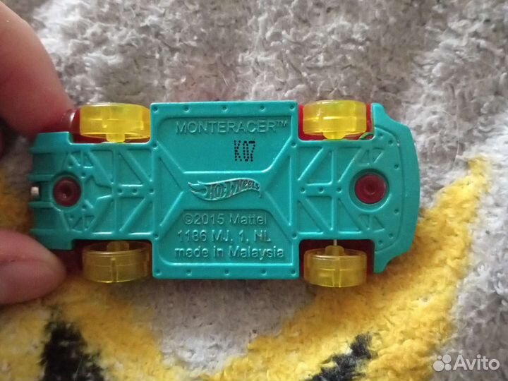 Hot wheels машинка