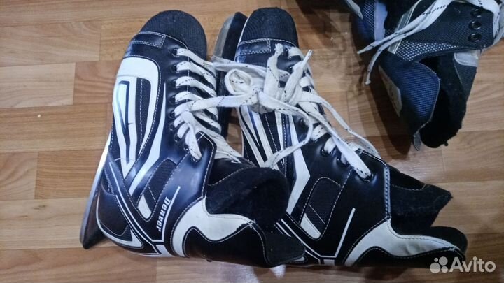 Коньки хоккейные мужские и женские 45 и 35 размер