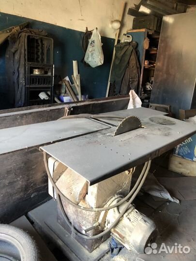 Станок деревообрабатывающий с фуганком