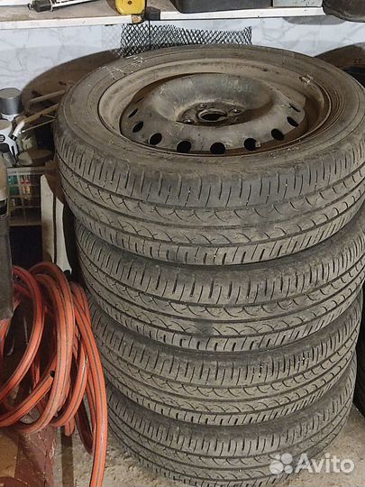 Yokohama BluEarth AE01 195/55 R16