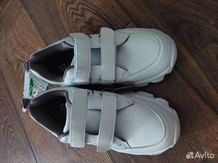 Кроссовки детские