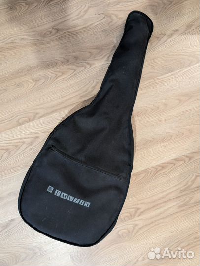 Акустическая гитара с чехлом