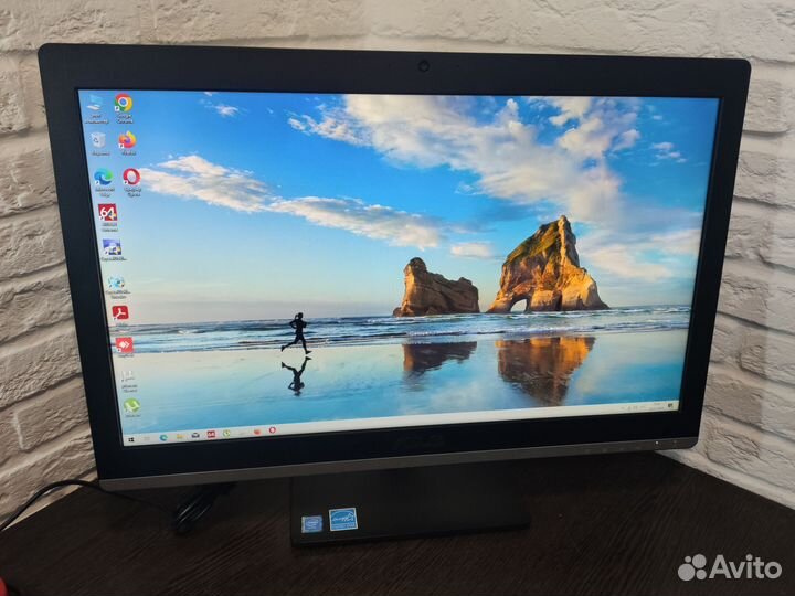 Моноблок Asus 22' Full HD/J2900 2.66Ггц/SSD