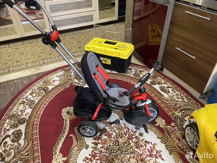 Детский велосипед с ручкой