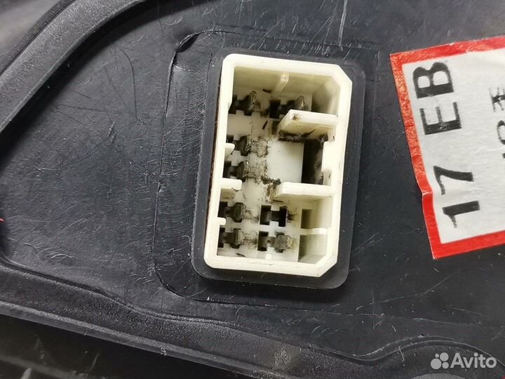 Зеркало боковое правое для Kia Sorento 1 E11015754