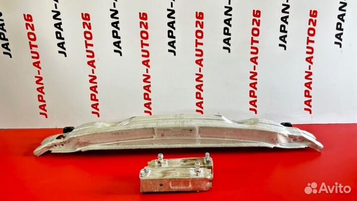 Усилитель бампера передний Audi A6 C6 AUK 3.2 2008