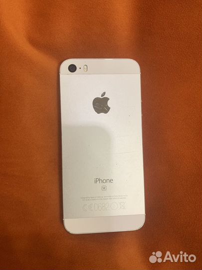 iPhone SE, 64 ГБ