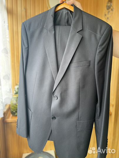 Продаю костюм