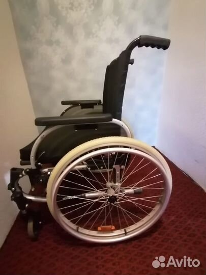 Продам инвалидную коляску
