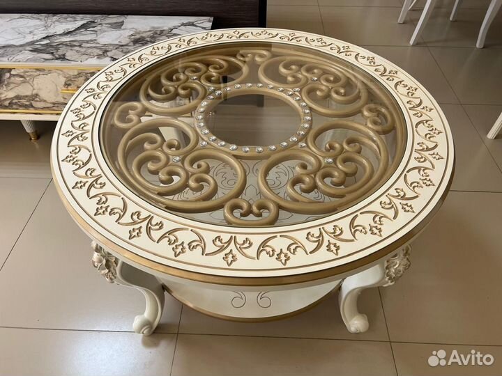 Журнальный столик