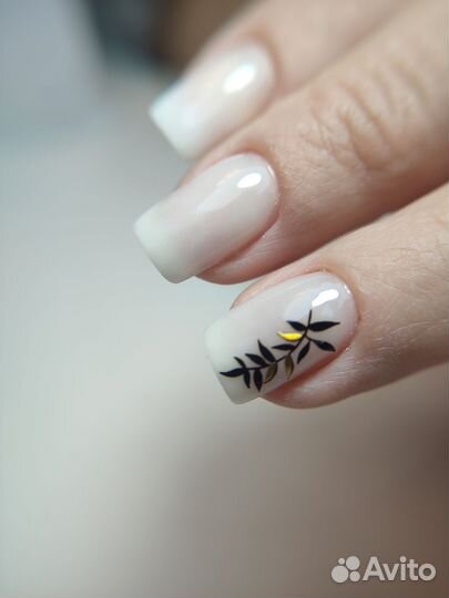 Модель на маникюр