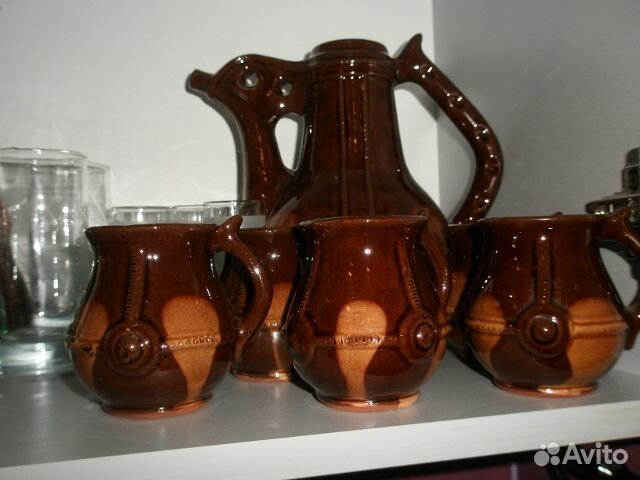 Тёрка, глиняный сервиз, лопатки и половники