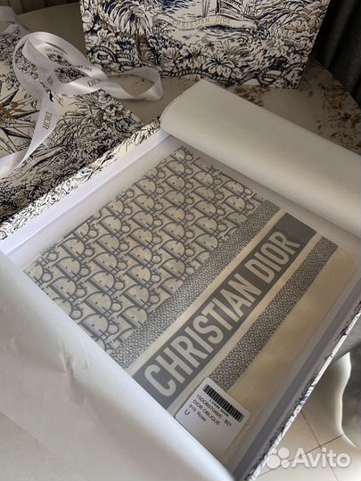 Шелковый платок Dior