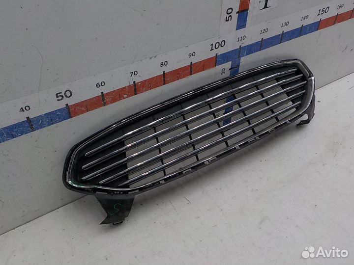 Б/У Б/У Решетка радиатора DS738150J ford